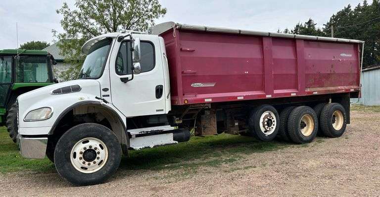 2007 Freightliner Grain Truck with Brehmer Steel Grain Box