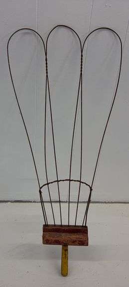 Primitive Rug Beater