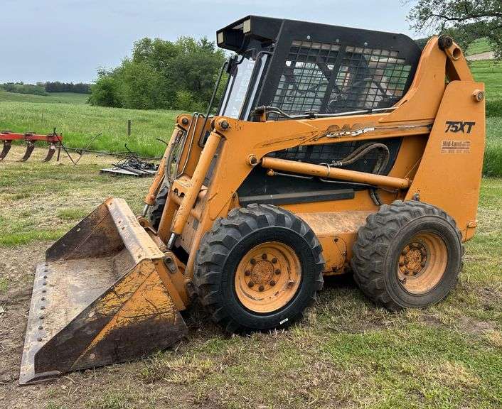 Case 75XT Skid Loader