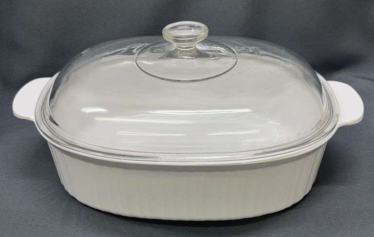 Corning Ware 4 Liter Covered Baking Dish