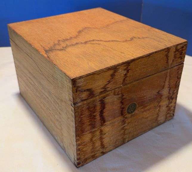 Peerless Tray No. 7510-C Wooden Index Card File Box