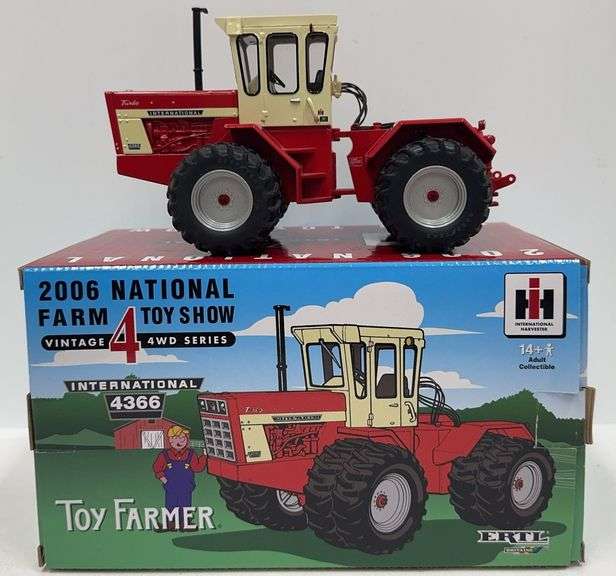 International 4366 – Ertl 1/32 Scale 2006 National Farm Toy Show