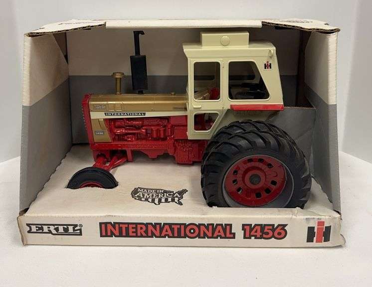 MAYNARD "TOY BOY" HAHN ESTATE - FARM TOYS, & FARM ADVERTISING - LIVE & ONLINE AUCTION