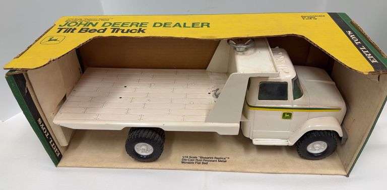 John Deere Dealer Tilt Bed Truck – Ertl 1/16 Scale