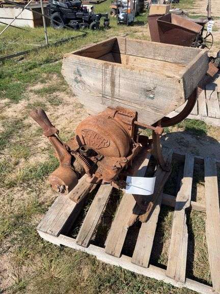Antique Stover No.4 - Belt Driven Grinder