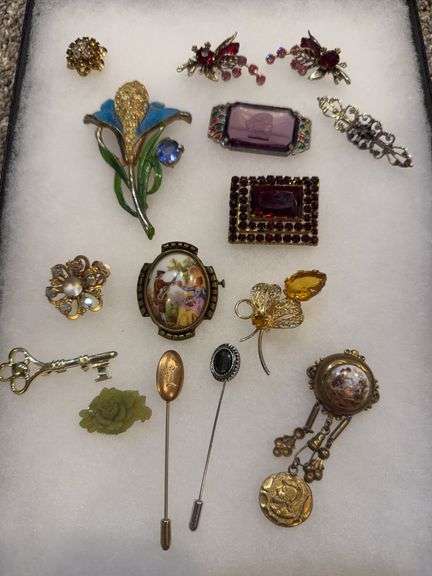Ladies Pins & Brooches