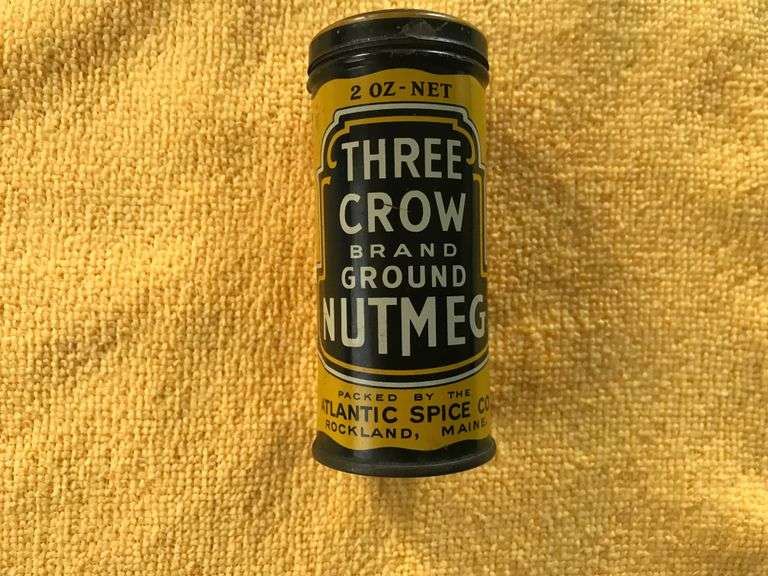 RARE “THREE CROW” BRAND ADVERTISING TIN “GROUND NUTMEG”-GRAPHIC & NICE