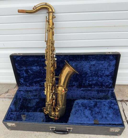 Buescher Aristocrat Tenor Saxophone With Hard Case