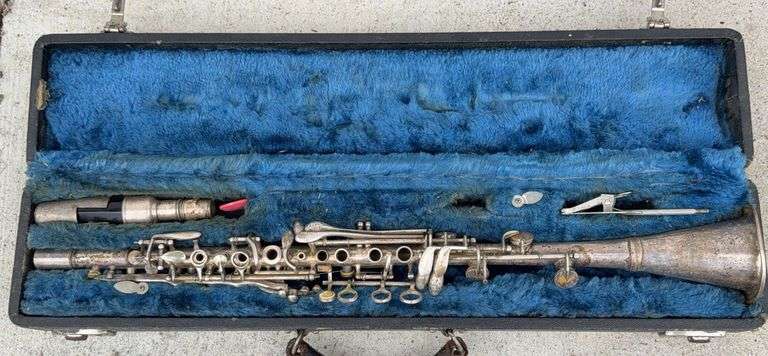 Cleveland HN White Bb Clarinet With Case