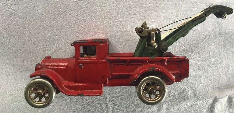 ANTIQUE CAST IRON “ARCADE” TOY FORD WRECKER-QUITE NICE