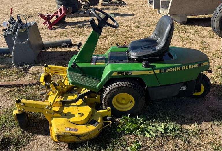 John Deere F525 Front Deck Mower