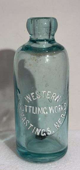Hastings, Nebr. "Western Bottling Works" - Glass Bottle