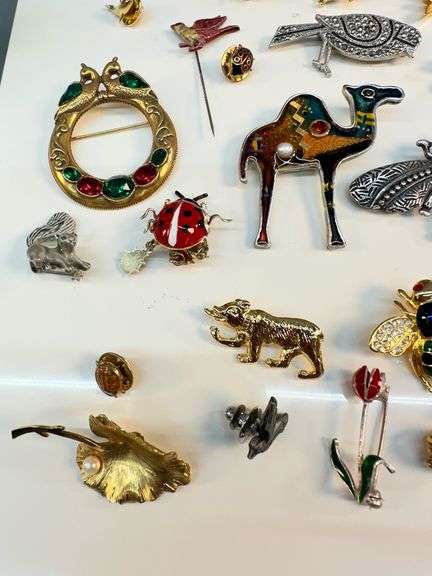 Costume Jewelry: Animal, Floral and Insect Themed Pins and Brooches
