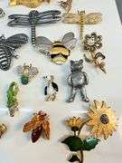 Costume Jewelry: Animal, Floral and Insect Themed Pins and Brooches