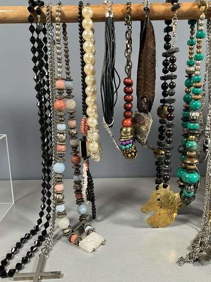 Costume Jewelry: Necklaces