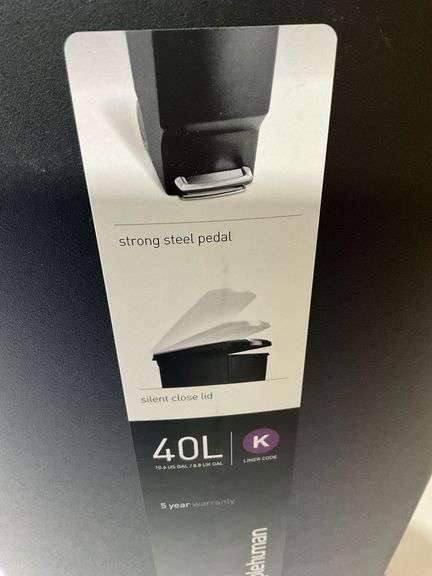 Simple Human Step Pedal Trash Can