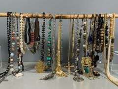 Costume Jewelry: Necklaces