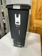 Simple Human Step Pedal Trash Can