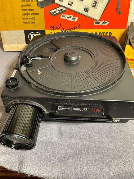 Kodak Carousel 750H Slide Projector With Transvue 80 Slide Tray