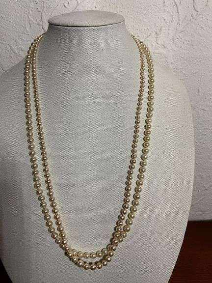 Jewelry Set with Necklace and Brooch