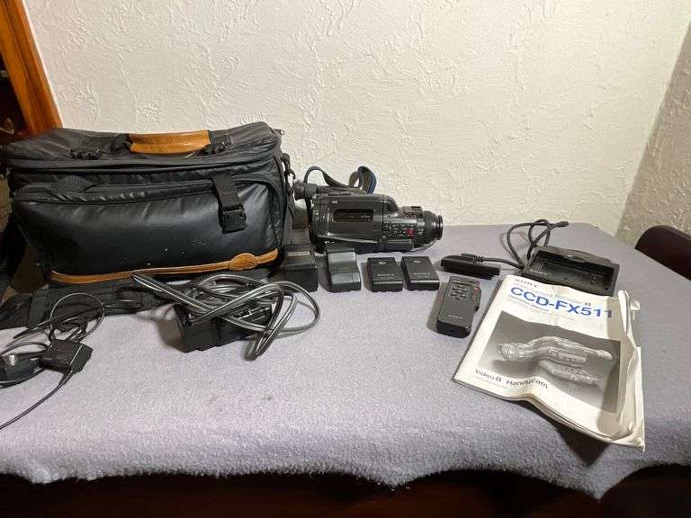 Sony CCD-FX511 Video8 Handycam Camcorder Bundle With Accessories