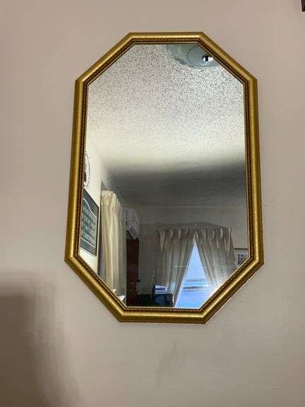 Gold-Framed Octagonal Hanging Mirror with Dual Orientation Capability