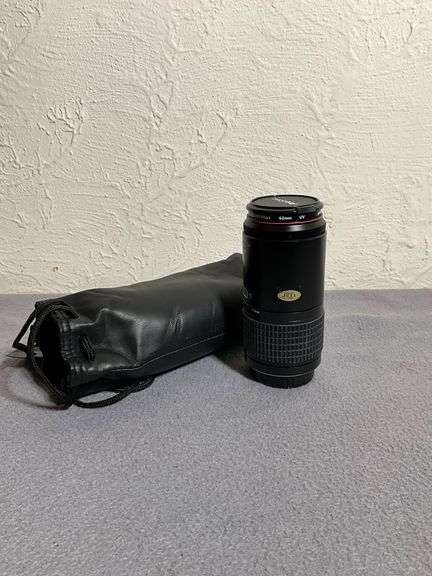 Quantaray Auto Focus Zoom 75-200mm 1:4.5 Lens with Case