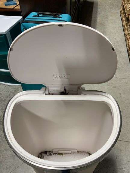 Better Homes & Gardens 13.2-Gallon Step Trash Can With Lid