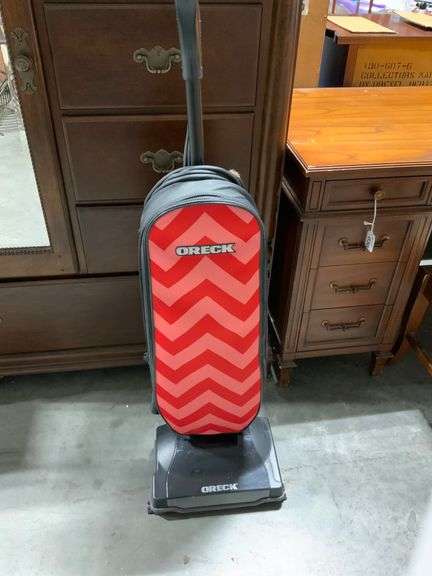 Oreck Upright Vacuum Cleaner with Chevron Patterned Bag