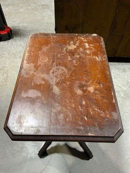 Wooden Pedestal Side Table With Decorative Cutout Base