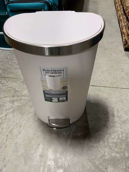 Better Homes & Gardens 13.2-Gallon Step Trash Can With Lid