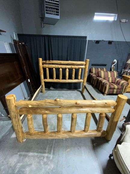 Rustic King-Size Solid Log Bed Frame With 80-Inch Wide Headboard