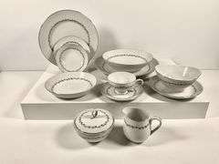 Mikasa Fine China Dinner Service for Eight, ‘Melbourne’ Pattern