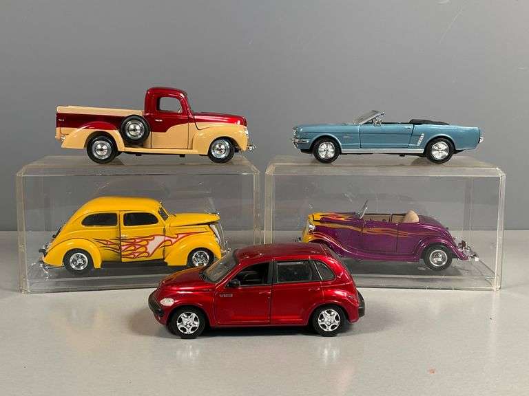 Set of Five 1:24 Scale Diecast Model Cars