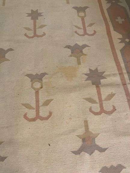 Flatweave Area Rug With Geometric and Floral Motif