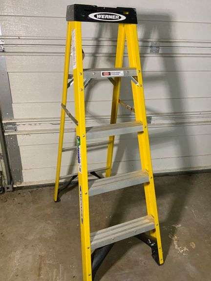 Werner 5-Foot Type II Fiberglass Step Ladder