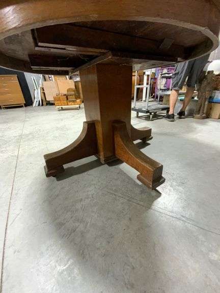 Round Wooden Dining Table with Pedestal Base
