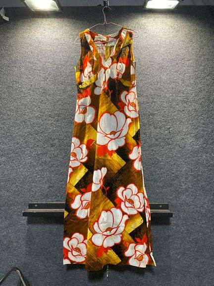 Circa 1960s Fashion By Darina Hawaii Floral Print Dress