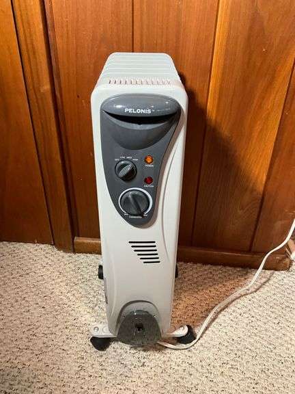 Pelonis Oil-Filled Radiator Space Heater with Adjustable Thermostat