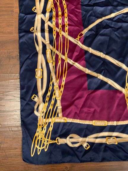 Square Scarf with Belt and Chain Print Design