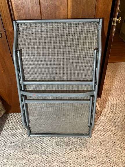 Foldable Indoor/Outdoor Pet Cot with Metal Frame and Mesh Fabric