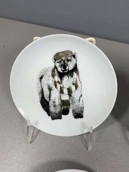 Seven Threshold Porcelain Animal Design Plates