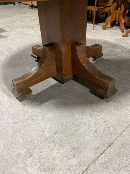 Round Wooden Dining Table with Pedestal Base