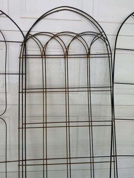 4 Arched Metal Yard Art with 3 Different Designs
