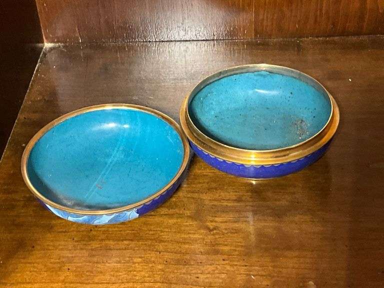 Cloisonné Enamel Lidded Box with Floral Design