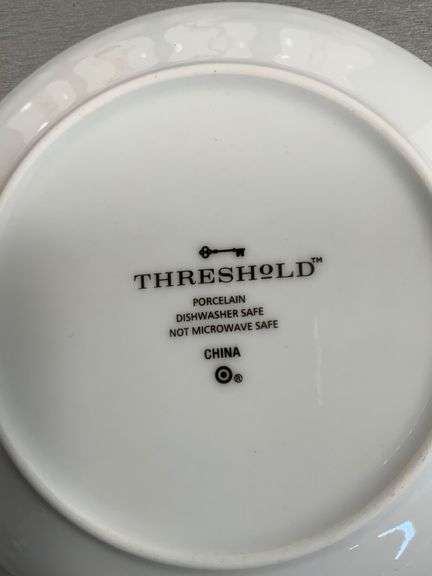 Seven Threshold Porcelain Animal Design Plates