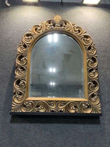 Ornately Carved Gilt Wall Mirror with Arched Design