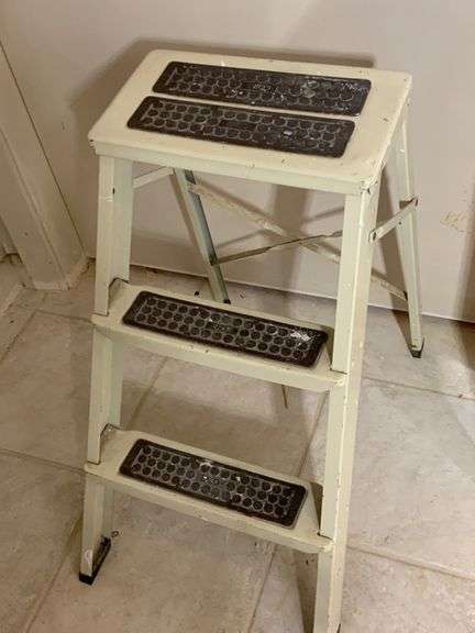 EKCO Metal Folding Step Stool with Three Steps