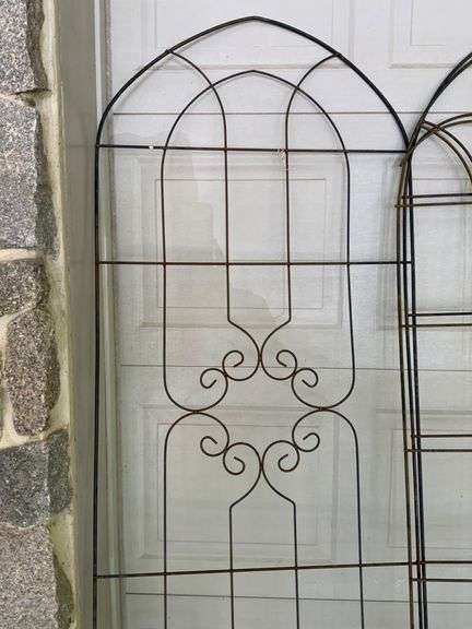 4 Arched Metal Yard Art with 3 Different Designs