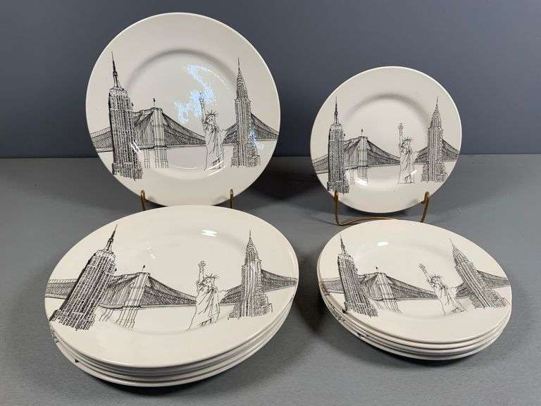 Royal Stafford Plates Featuring New York Skyline Design, Set of 12